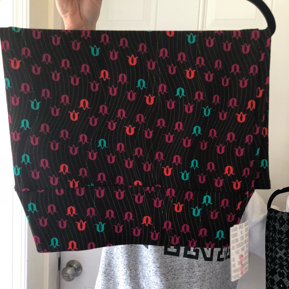 Small LuLaRoe Cassie NWT